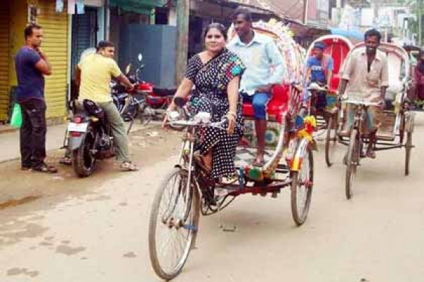 রিকশার প্যাডেল চেপে ২০ বছর জেসমিনের