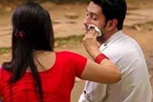 ব্যক্তিত্বহীন জীবনসঙ্গীর খোঁজে যেসব নারী