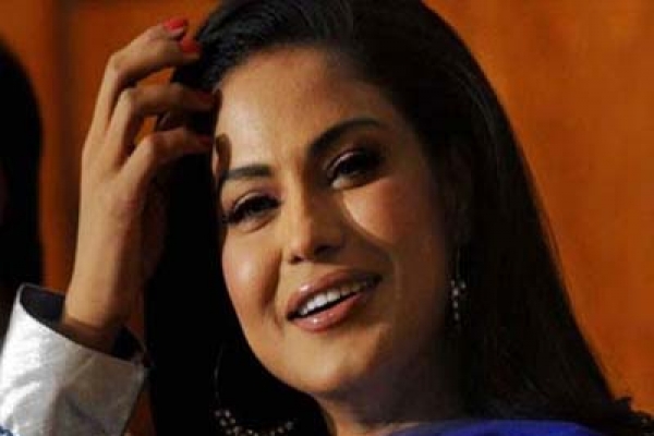 নতুন অতিথিকে নিয়েই সময় কাটছে বীণা মালিকের