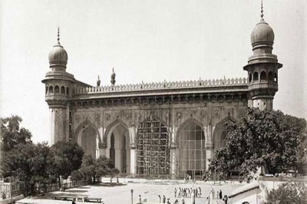 মক্কা শরীফের মাটি দিয়ে তৈরি যে মসজিদ