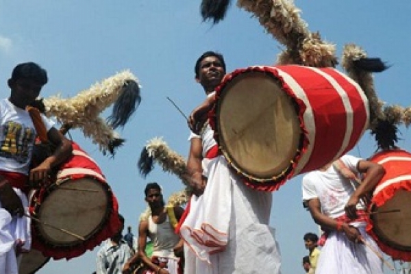 ঢাক-ঢোলের হাট 