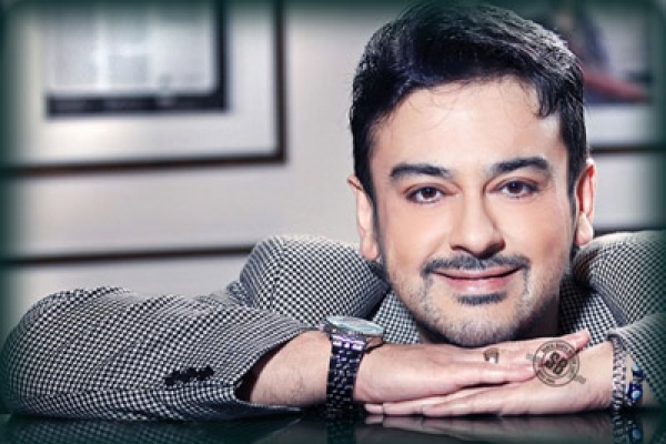 মিথ্যা তথ্য দিয়ে বেকায়দায় আদনান সামি