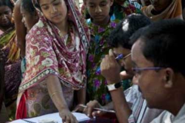 কাঁদলেন ও কাঁদালেন, ভারতগামী হলেন ১৫৮ জন