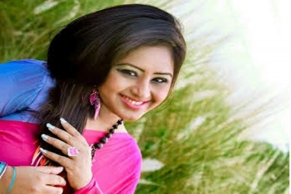 জানেন কি, কোন আঙুলে আংটি পরলে কী বোঝায়?