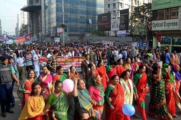  ঘর ছেড়ে রাজপথে বিএনপি