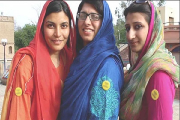 আইএসকে অর্থ জোগান দেয় পাকিস্তানের নারীরা
