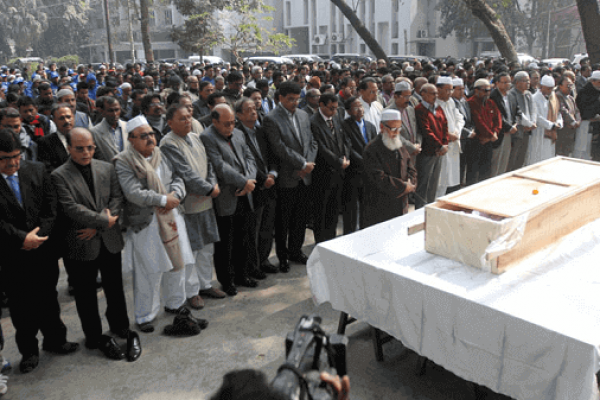 হেলিকপ্টারে গ্রামের পথে আলতাফ মাহমুদের মরদেহ