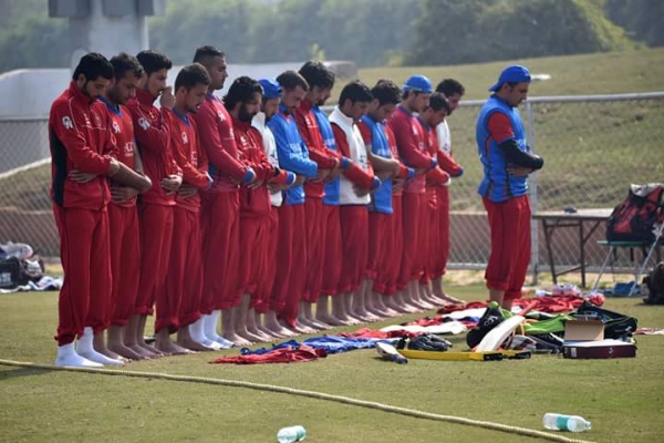 নামাজ সব ধরনের বদ অভ্যাস থেকে দূরে রাখে