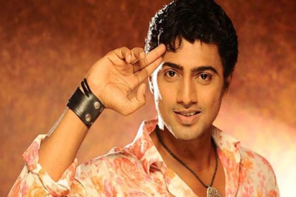 টলিউড হিরো দেবের ১০ বছর