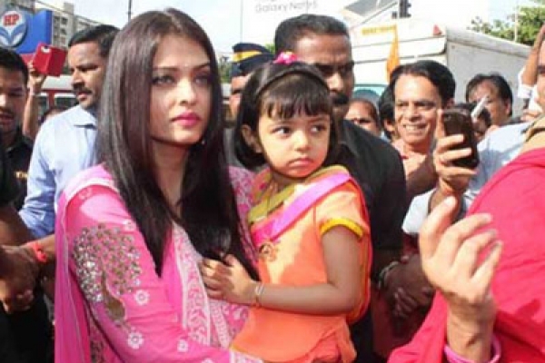 অসুস্থ মেয়েকে নিয়েই শুটিংয়ে ঐশ্বরিয়া