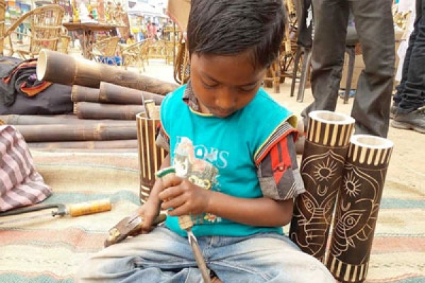 ৫ বছরের ছোট্ট ছেলের কারুকাজে মুগ্ধ হাজারও মানুষ