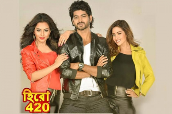 ঢাকায় ছিনতাইকারীর কবলে কলকাতার নায়ক ওম!
