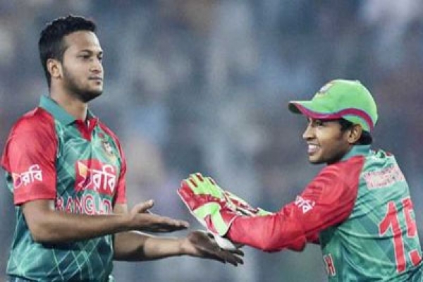 ভালো খেলেও হারছেন মুশফিক-সাকিবরা