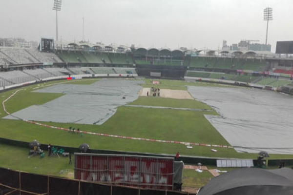 ‘বেরসিক’ বৃষ্টি, টেনশনে কোটি ক্রিকেটপ্রেমী