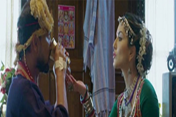 ছেলেটি মৃত্যুর আগে বিয়ে করতে চায় সানি লিওনকে!