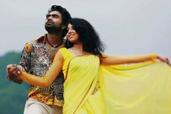 ইমরানের সাথে পড়শীর ‘মিসড্ কল’