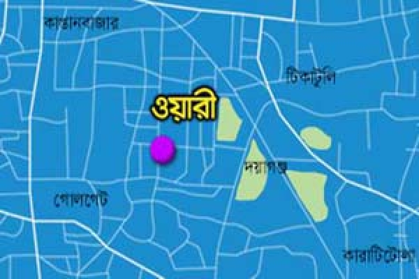 এবার ৭তলা থেকে পড়ে গেল শিশু