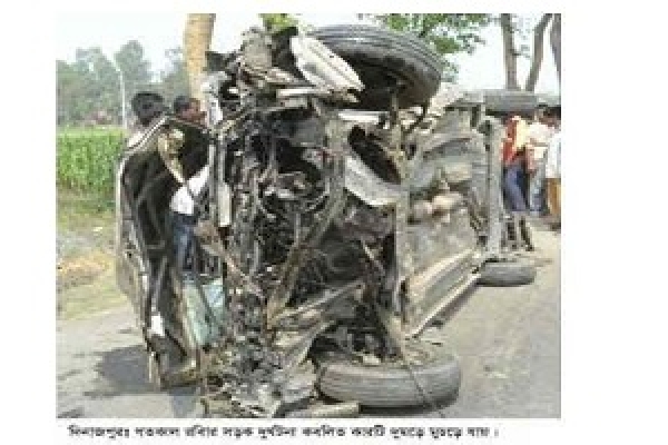 দিনাজপুরে সড়ক দুর্ঘটনায় স্কুল শিক্ষিকা ও কাজের মেয়ে নিহত