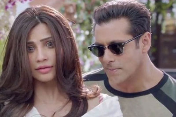 ‘সালমানকে নিয়ে মন্তব্য করার আগে দশবার ভাবা উচিৎ’