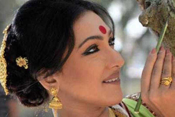 জল্পনায় পানি ঢাললেন ঋতুপর্ণা!
