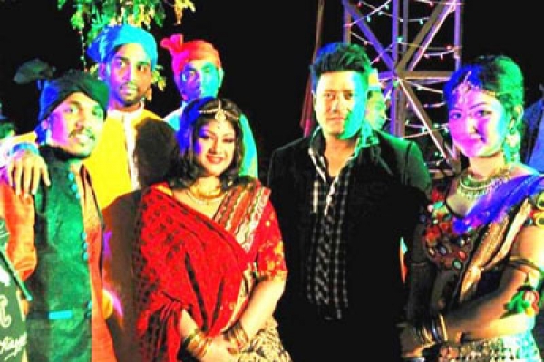 এবার ফেরদৌসের সঙ্গে পর্দায় ফিরছেন সেই মুনমুন