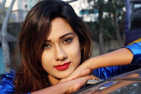 ঢাকাই ছবির নায়িকা ববির নায়ক এবার ভারতের রণবীর