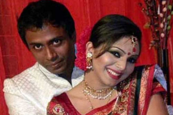 দ্বিতীয় স্বামী শান্তর সংসারও ছেড়েছেন প্রভা!