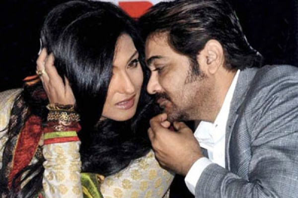 ‘খেলব না…এ রকম করলে কিন্তু খুব রেগে যাব…খারাপ হয়ে যাচ্ছে…ভাল হচ্ছে না’
