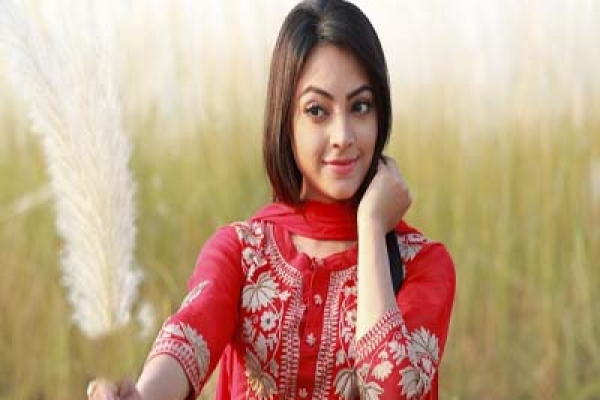 গ্রেফতার এড়াতে কি করবেন অভিনেত্রী ঈশানা?