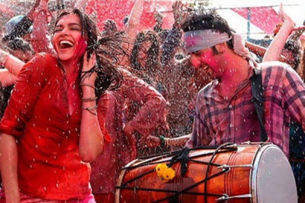 আজ হোলিতে কে কি করবেন বলিউড তারকারা?
