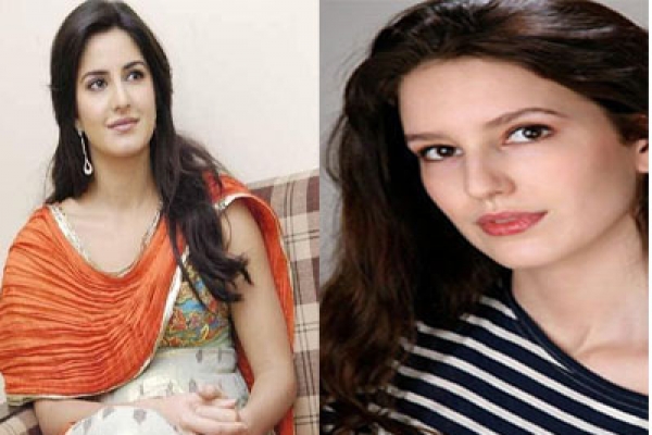বলিউডে কার যাদু ক্যাটরিনা নাকি ইসাবেল কাইফের?