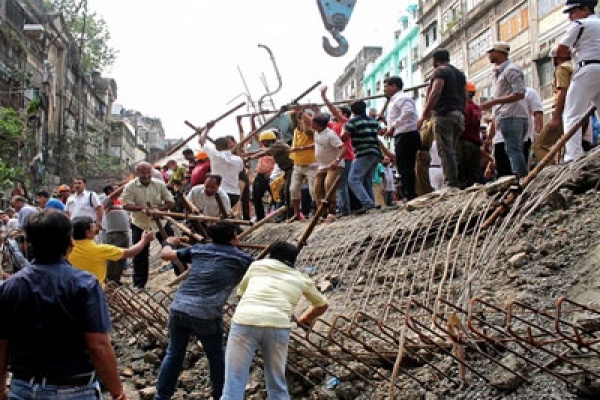 ফ্লাইওভার ধ্বসে মৃতের সংখ্যা ২৫