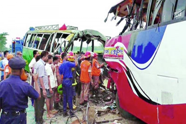 ‌‘আল্লাহ মোর স্বামীটাক বাঁচি রাখি মোর নিয়া গেইনেন না কেনে?’