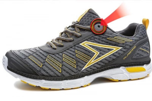 জগিং-এর জুতোয় অতিরিক্ত দু’টি ছিদ্র কেন থাকে, বলতে পারবেন?