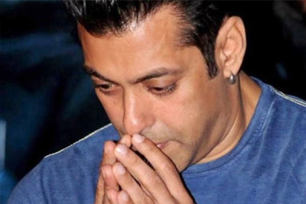 অঝোরে কাঁদলেন সালমান খান, কিন্তু কেন?