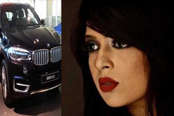 পলাতক মডেল মুনকে স্বামীসহ খুঁজছে পুলিশ