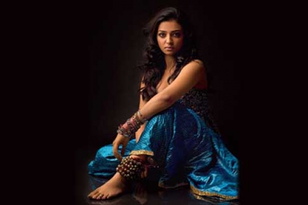 অন্য রুপে, নতুন ভূমিকায় রাধিকা আপ্তে