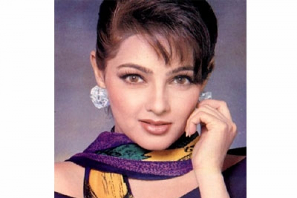 ফেঁসে যাচ্ছেন মমতা