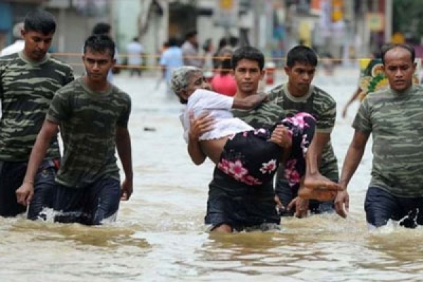 ঘূর্ণিঝড় ‘রোয়ানু’র আঘাতে লণ্ডভণ্ড শ্রীলঙ্কা, নিহত ৫৮, ঘরবাড়ি ছেড়েছে লক্ষাধিক