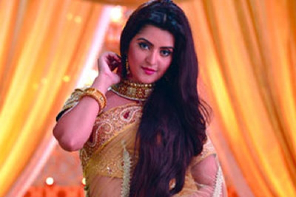 নিজেকে প্রচারে রাখতে পরীমনির চালাকি!