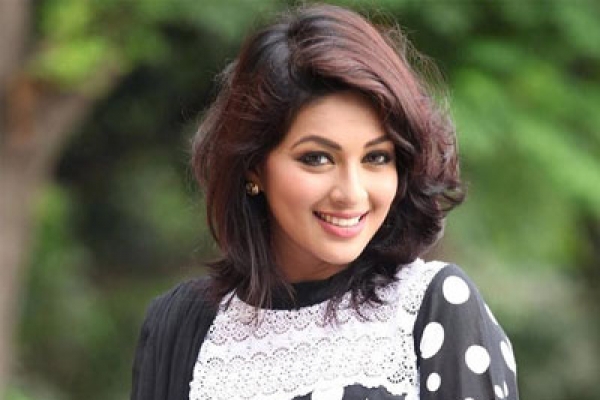 ঈদ নিয়ে দারুণ ব্যস্ত আলোচিত সেই মোনালিসা