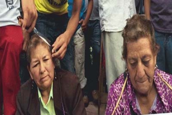 সরকারবিরোধী ধর্মঘটে না যাওয়ায় শিক্ষিকাকে মাথা ন্যাড়া
