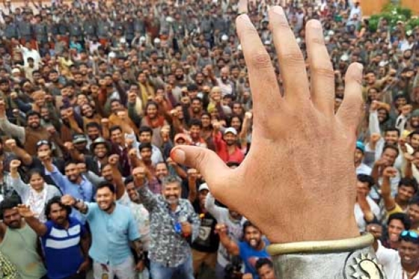 দর্শকদের উন্মাদনা বাড়িয়ে দিল ‘বাহুবলী-টু’র ফার্স্টলুক