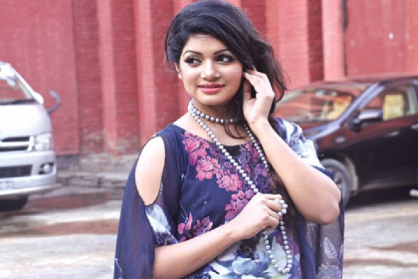 কলকাতার প্রথম ছবিতেই মন জয় করে নিলেন সোহানা সাবা