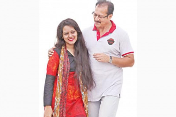 সেই দীঘির জীবনের পুরোটা জুড়েই বাবা