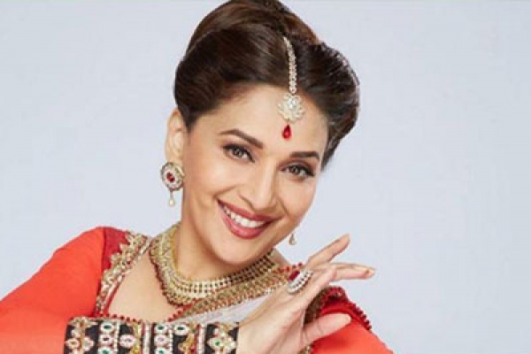 গোমর ফাঁস করে দিলেন মাধুরী দিক্ষীত