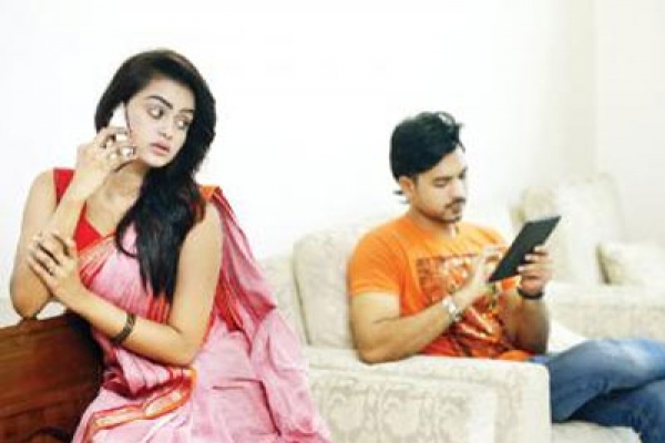 জানেন? এই আচরণগুলোর জন্য মেয়েরা আপনাকে এড়িয়ে চলে