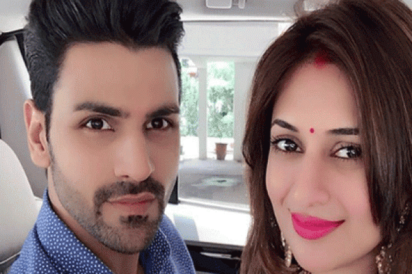 বিয়ে করে হানিমুনে না গিয়ে এই বলিউড অভিনেতা গেলেন জিমে!