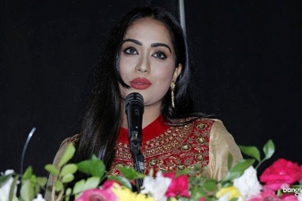 ‘আমি শুধু তোর হবো’