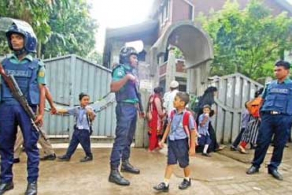 আতঙ্কবার্তায় ঢাকায় ফাঁকা আন্তর্জাতিক প্রতিষ্ঠানের কার্যালয়